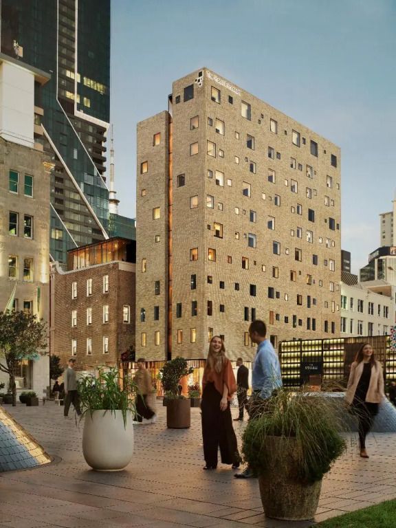Elegante Backsteinfassade des The Hotel Britomart in einer urbanen Umgebung